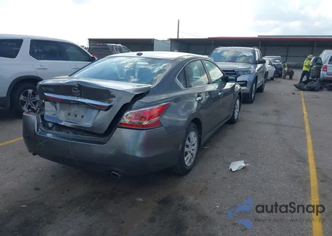 2015 Nissan Altima 2.5/2.5 S/2.5 Sl/2.5 Sv z USA, uszkodzony, nr VIN 1N4AL3AP7FN880379